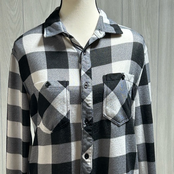 Carbon flannel long sleeve button down top size small - Picture 3 of 12